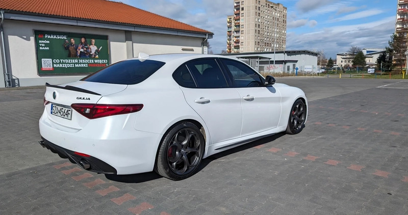 Alfa Romeo Giulia cena 133000 przebieg: 57000, rok produkcji 2019 z Zawiercie małe 407